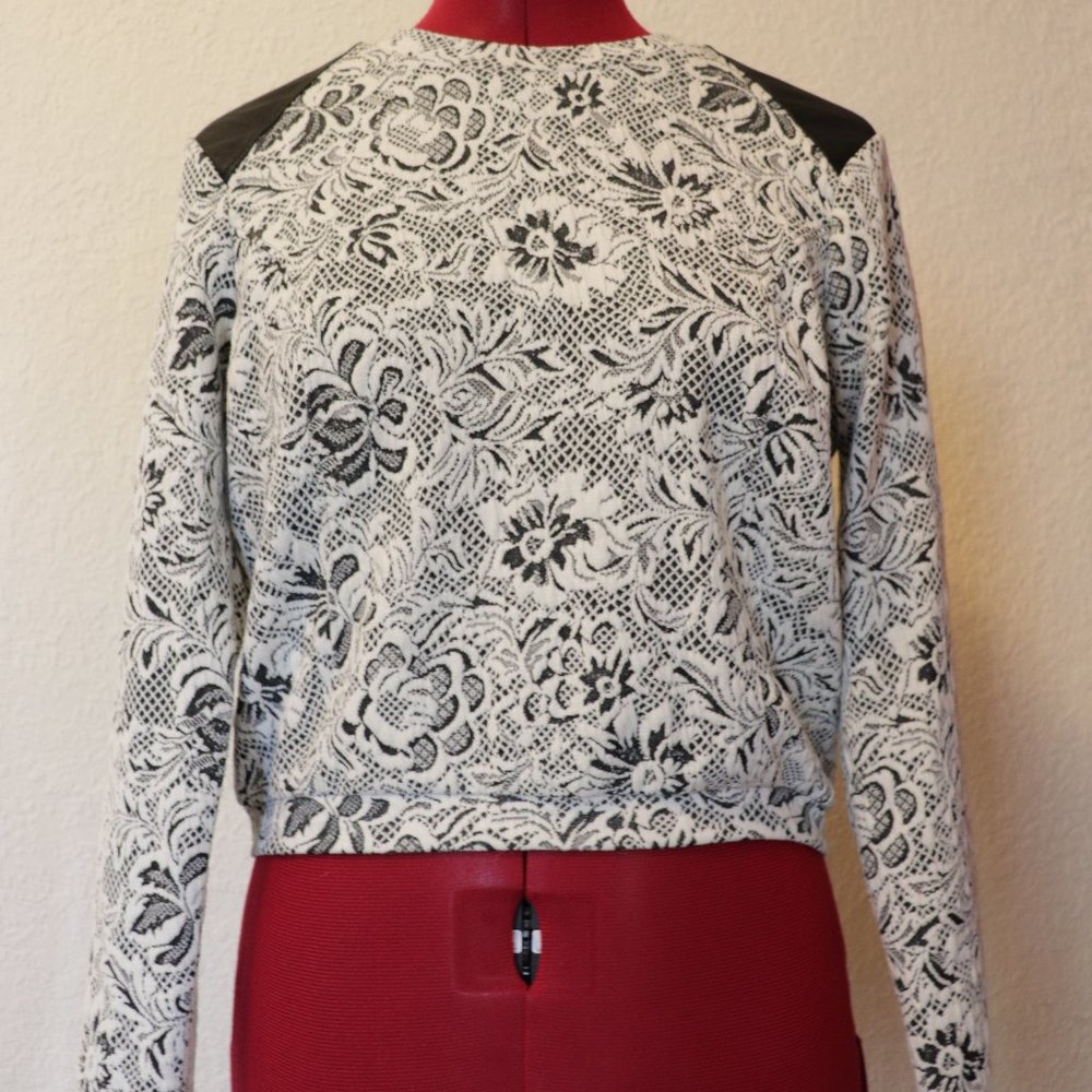 Quilted Lily Star Sweatshirt